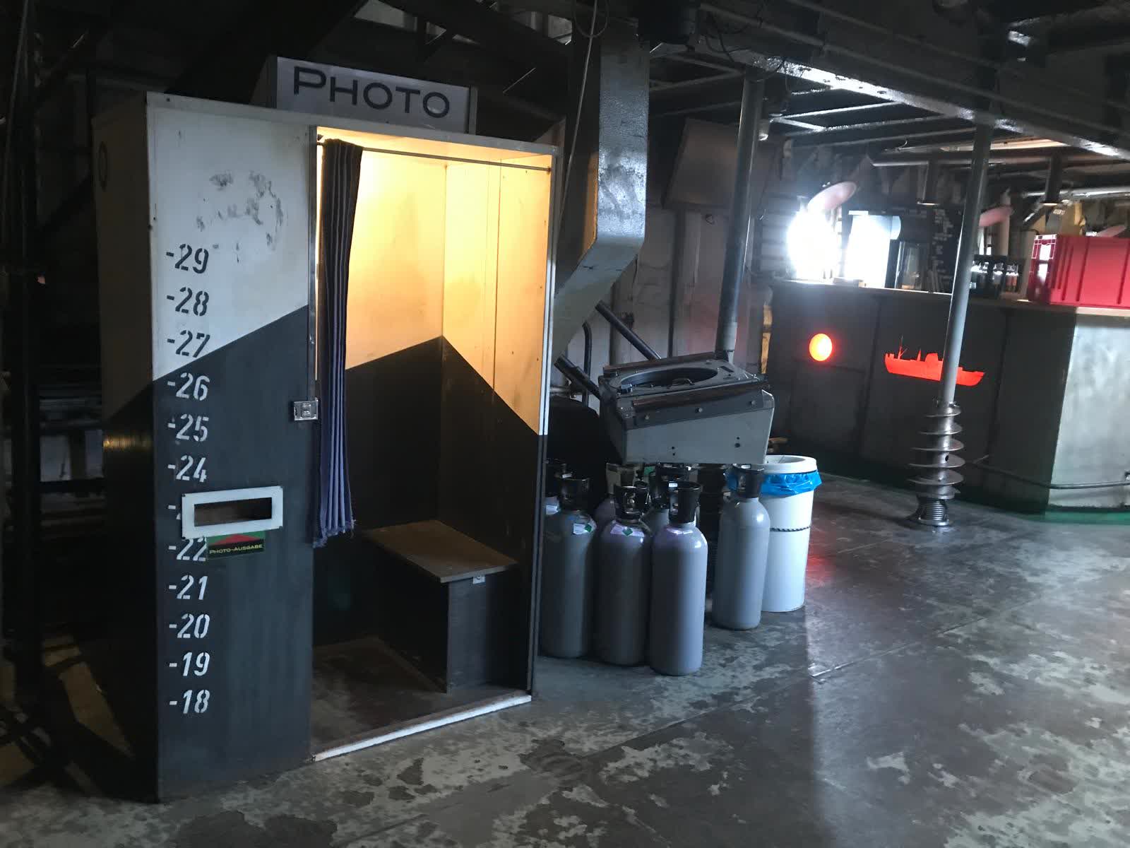 MSSTUBNIZ, installation view