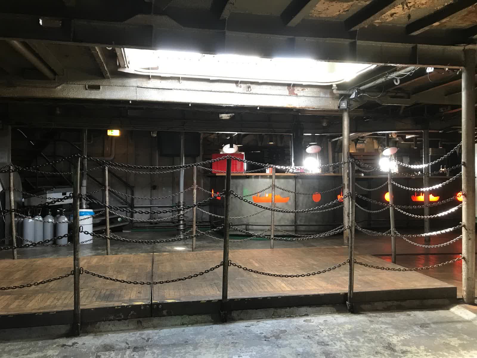 MSSTUBNIZ, installation view