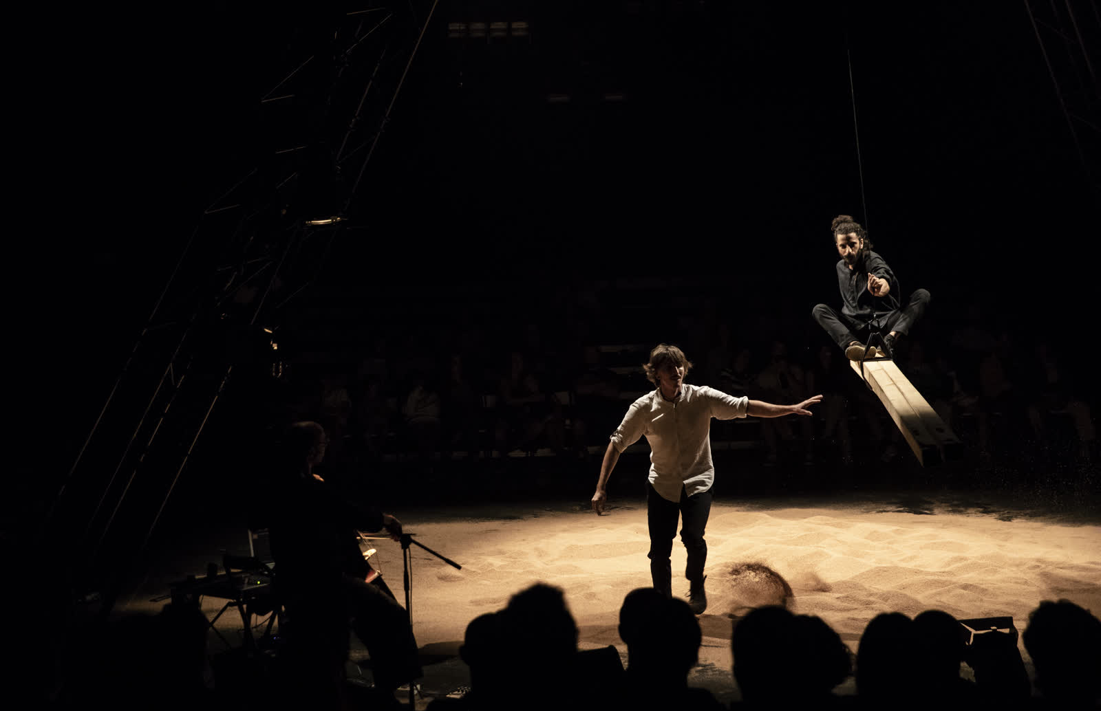 QOROQ, installation view