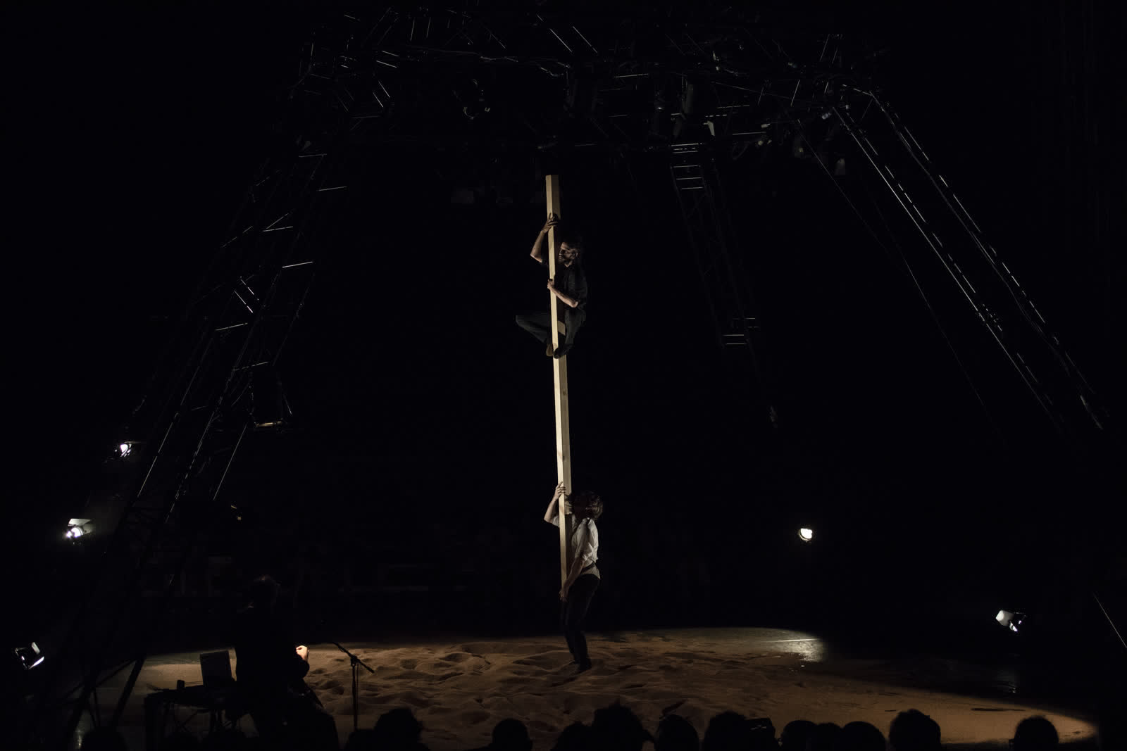 QOROQ, installation view