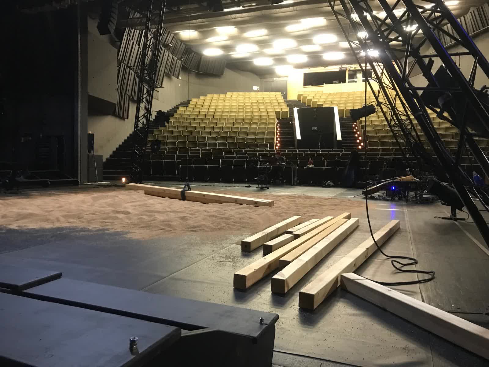 QOROQ, installation view