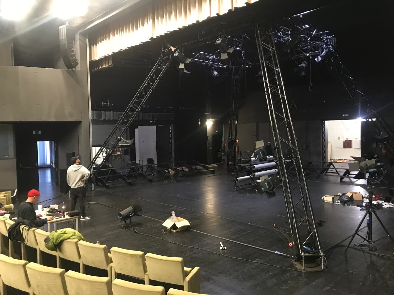 QOROQ, installation view